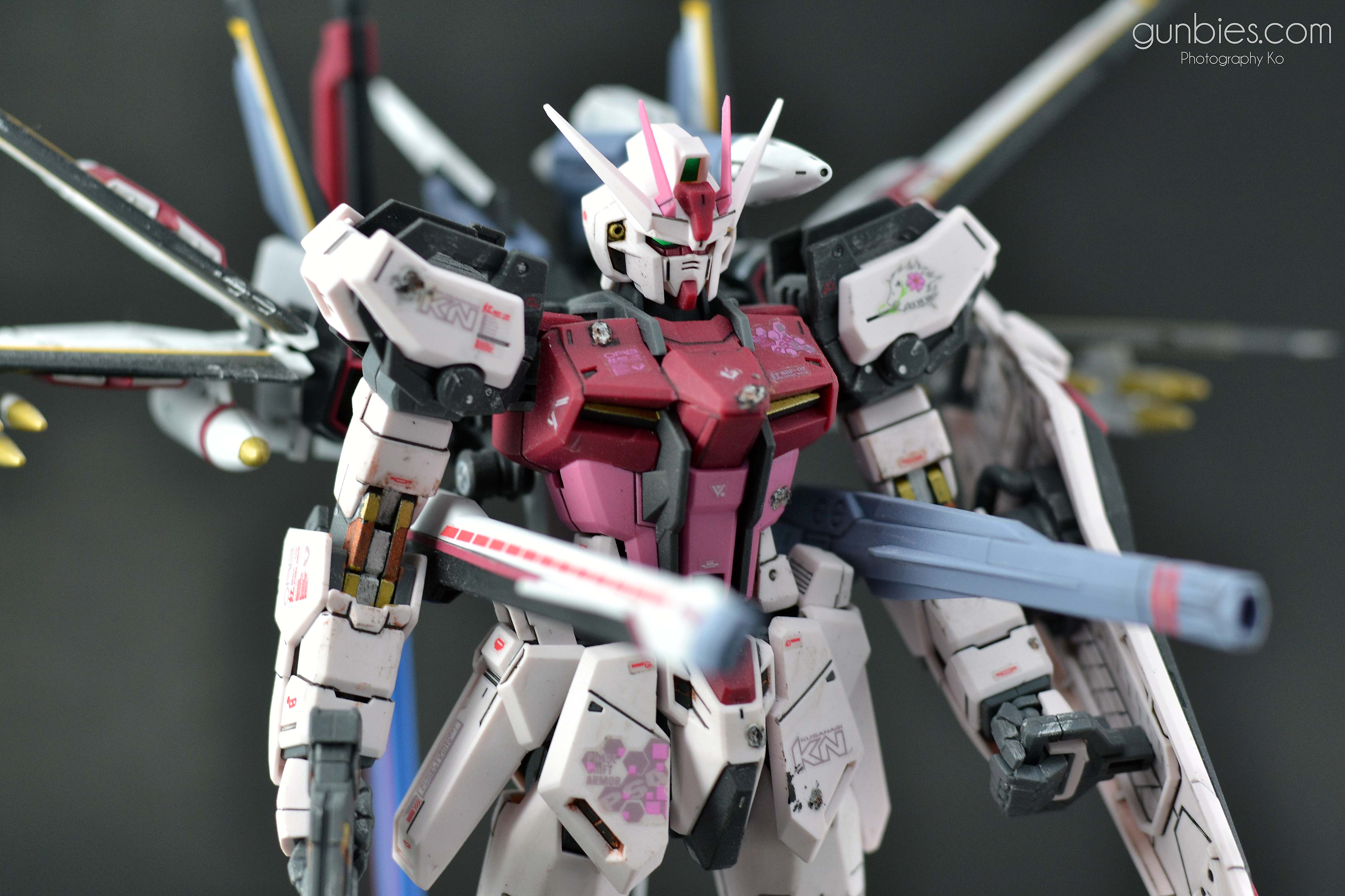 MG 1/100 Strike Rouge + Ootori – Gunbies